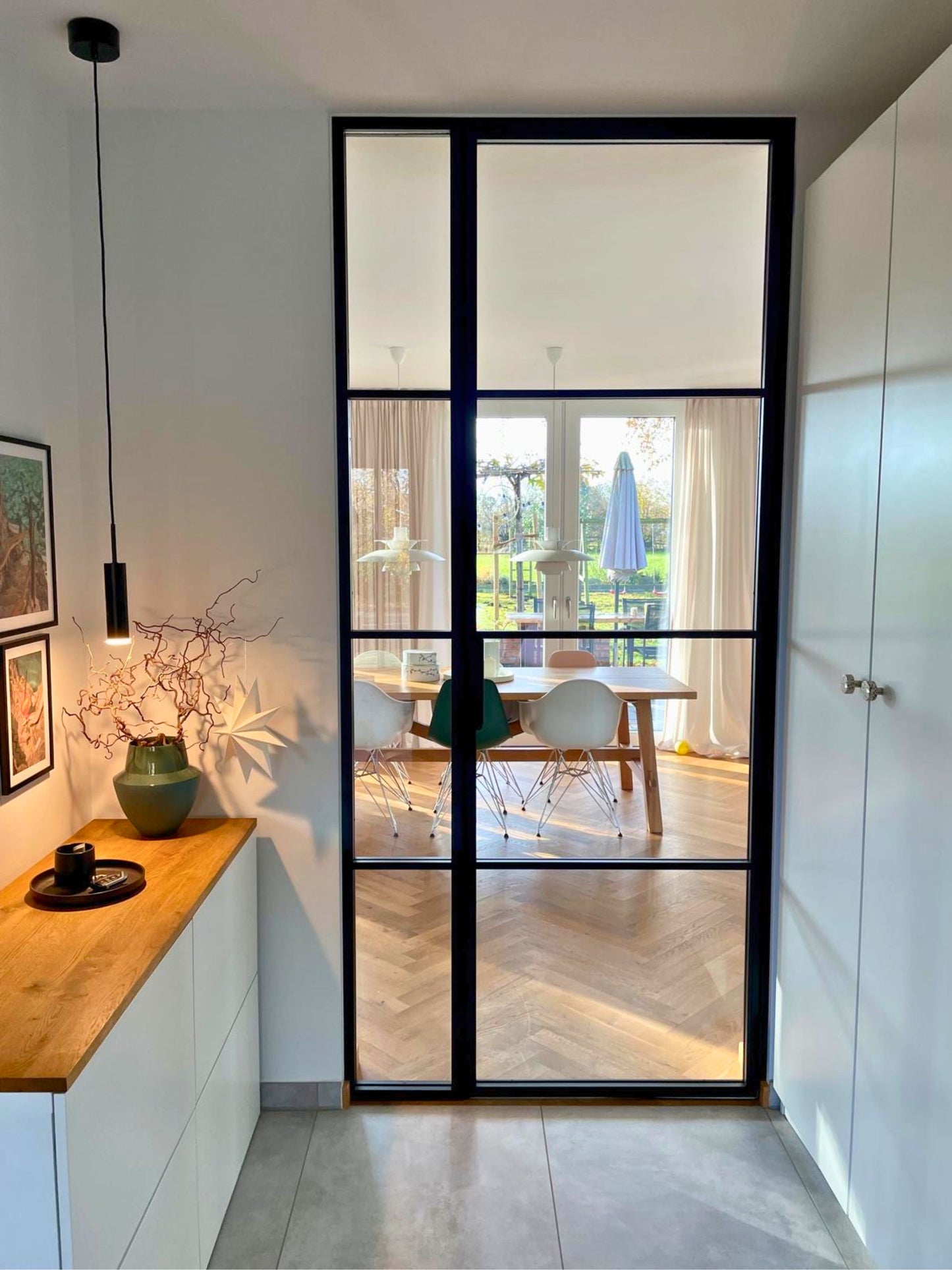 Lofttür in schwarz als Einzeltür mit Seitenteil und Klarglas - 2400 × 1200 mm